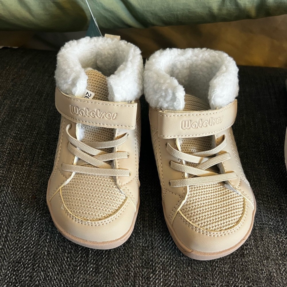 Watelves kids Unisex EU 26 (US 9-9/12)Wide Fit Natural Growth Shoes